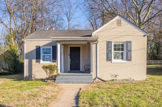 1019 E Valley Dr, Columbia, TN 38401