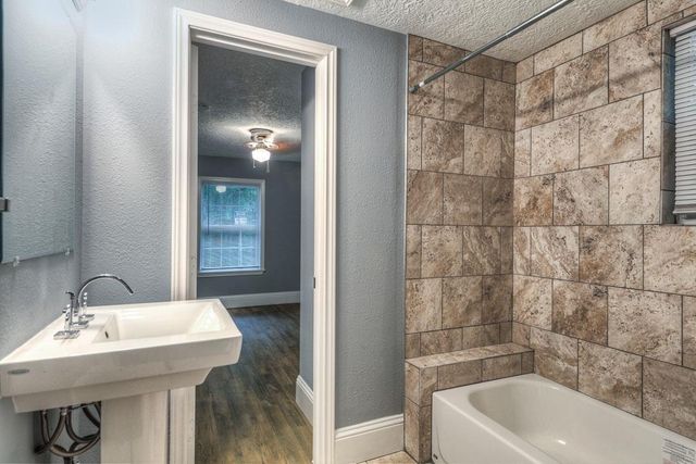 8422 Southview Street, Houston, TX 77051