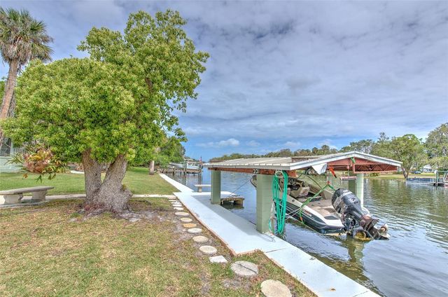 7102 MANDY LANE, New Port Richey, FL 34652