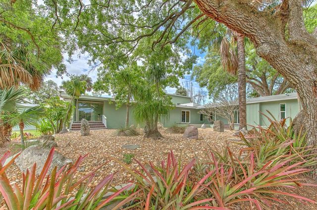 7102 MANDY LANE, New Port Richey, FL 34652