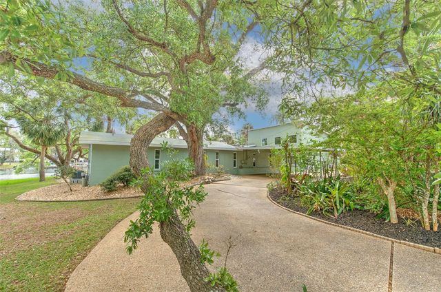 7102 MANDY LANE, New Port Richey, FL 34652