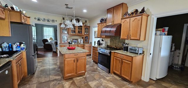 126 Main Project Road, Schriever, LA 70395