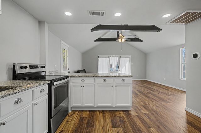 232 Spring Valley Circle, Azle, TX 76020