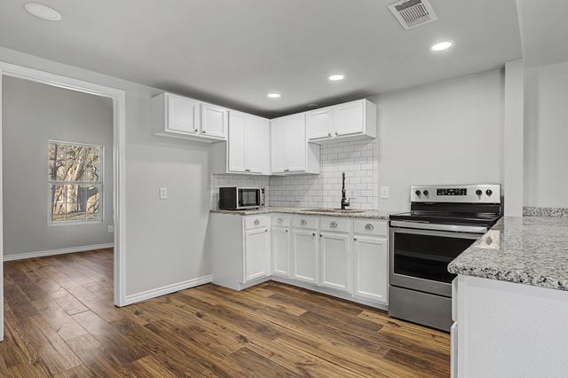 232 Spring Valley Circle, Azle, TX 76020