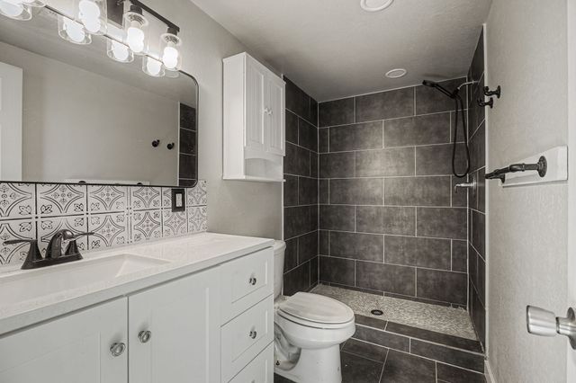 232 Spring Valley Circle, Azle, TX 76020