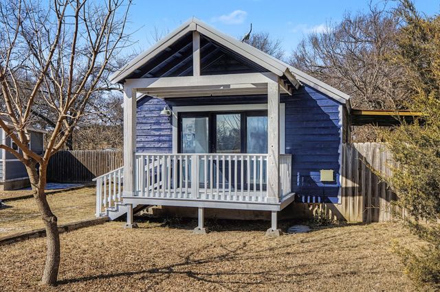 232 Spring Valley Circle, Azle, TX 76020