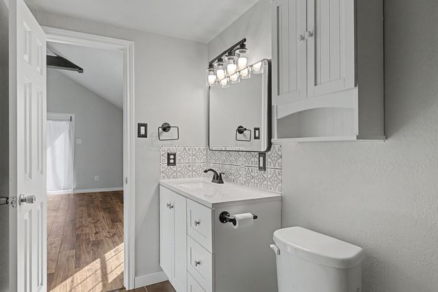 232 Spring Valley Circle, Azle, TX 76020