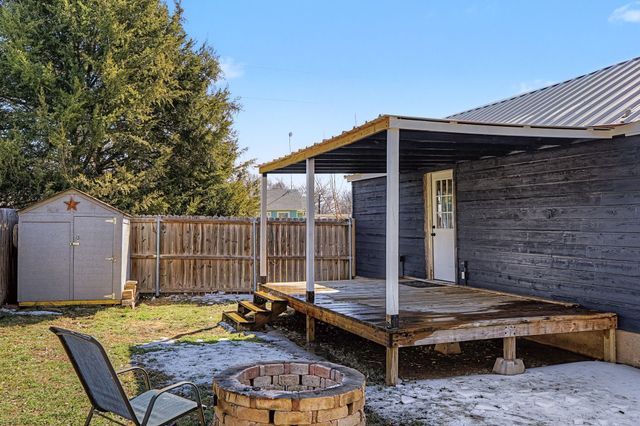 232 Spring Valley Circle, Azle, TX 76020