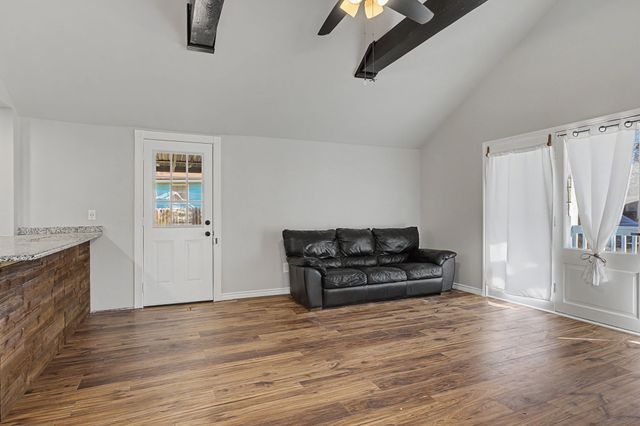 232 Spring Valley Circle, Azle, TX 76020