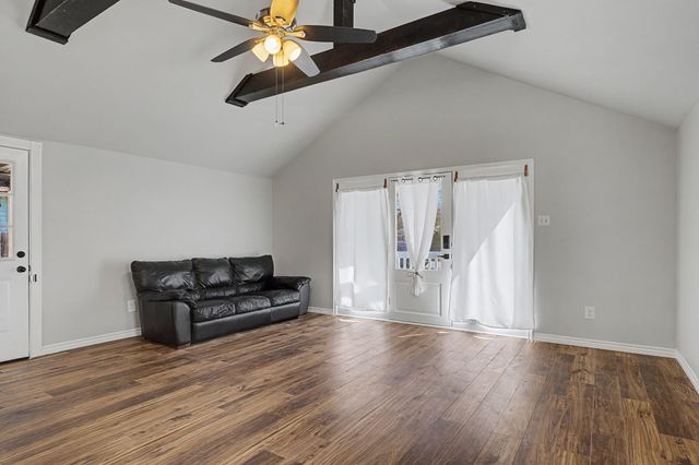 232 Spring Valley Circle, Azle, TX 76020