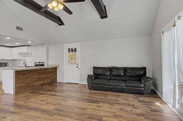 232 Spring Valley Circle, Azle, TX 76020