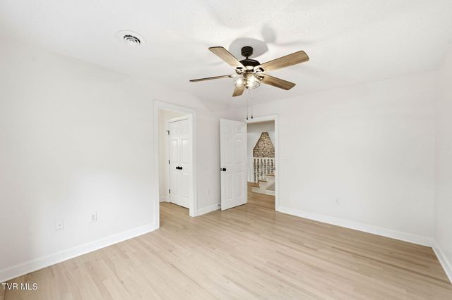 9 Thunder Bay Drive, Gray, TN 37615