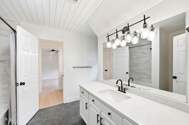 9 Thunder Bay Drive, Gray, TN 37615