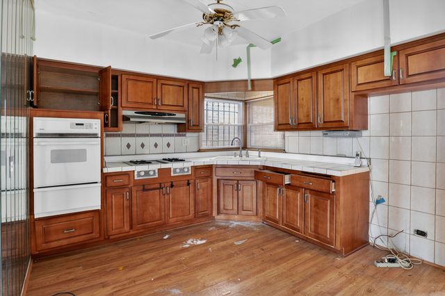 8330 S Essex Avenue, Chicago, IL 60617