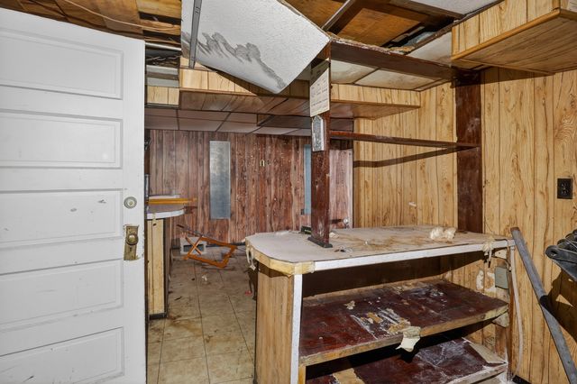 8330 S Essex Avenue, Chicago, IL 60617