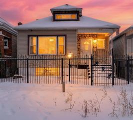 8330 S Essex Avenue, Chicago, IL 60617