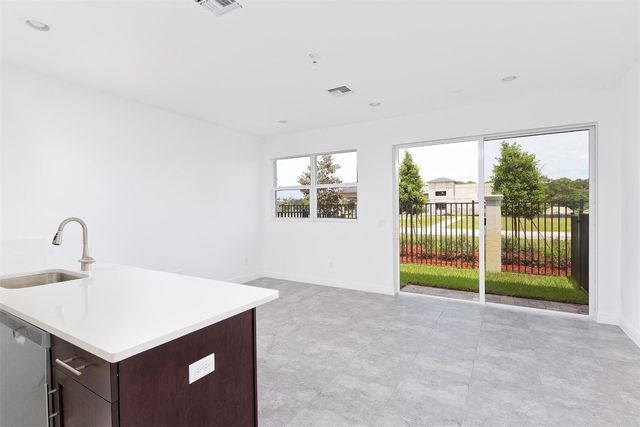 6937 Pines Circle 17, Coconut Creek, FL 33073