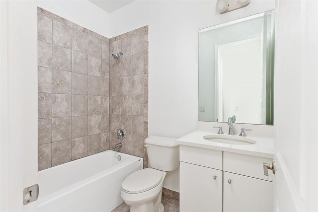 6937 Pines Circle 17, Coconut Creek, FL 33073