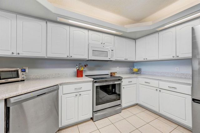 3360 S Atlantic Avenue 304, Cocoa Beach, FL 32931