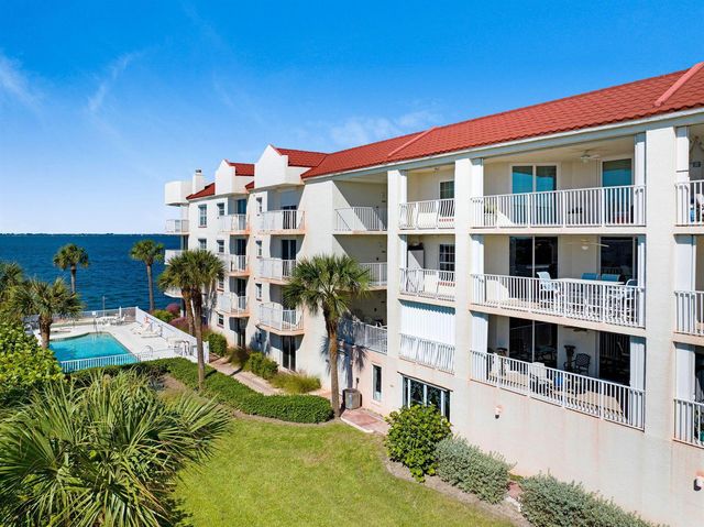 3360 S Atlantic Avenue 304, Cocoa Beach, FL 32931