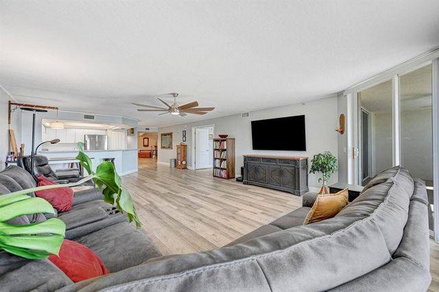 3360 S Atlantic Avenue 304, Cocoa Beach, FL 32931