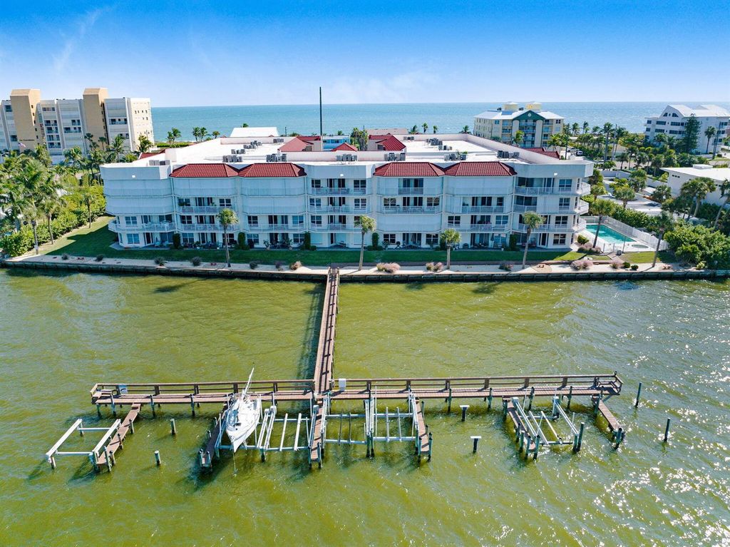 3360 S Atlantic Avenue 304, Cocoa Beach, FL 32931