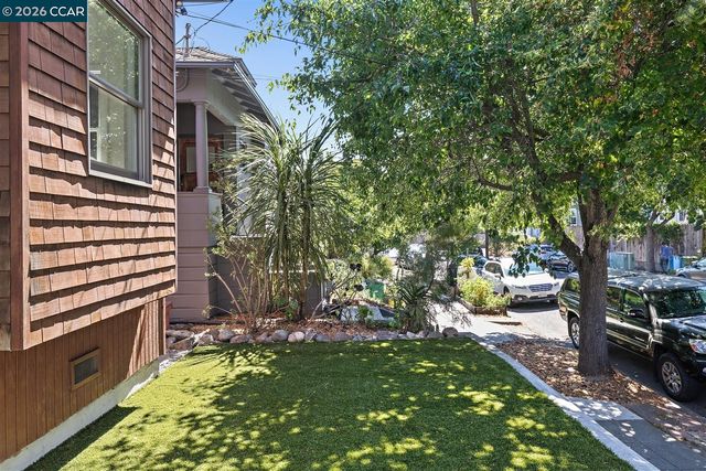 2703 Mathews St, Berkeley, CA 94702