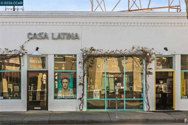 2703 Mathews St, Berkeley, CA 94702