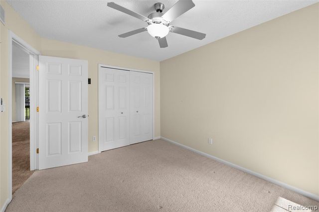 4911 Oak Hill Drive 3, Waterford, MI 48329
