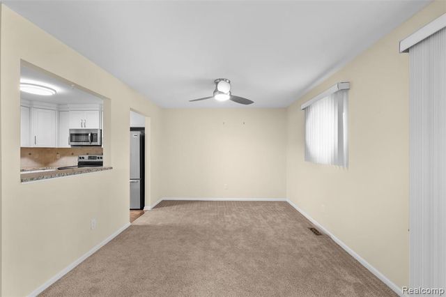 4911 Oak Hill Drive 3, Waterford, MI 48329