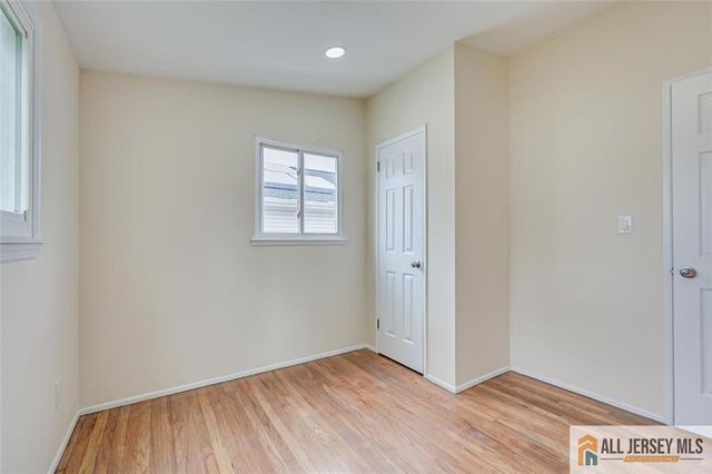 42 Hyde Avenue, Iselin, NJ 08830