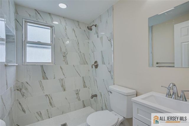 42 Hyde Avenue, Iselin, NJ 08830