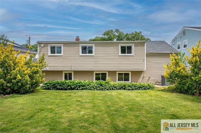 42 Hyde Avenue, Iselin, NJ 08830