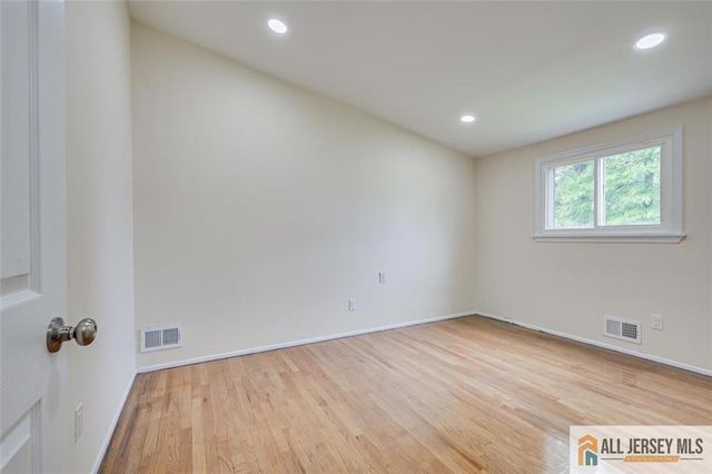 42 Hyde Avenue, Iselin, NJ 08830