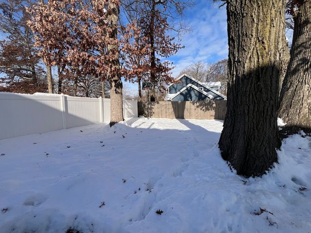 509 E Lake Avenue B, Round Lake Beach, IL 60073