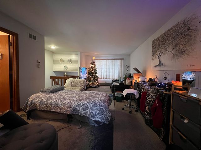 509 E Lake Avenue B, Round Lake Beach, IL 60073