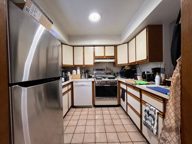 509 E Lake Avenue B, Round Lake Beach, IL 60073