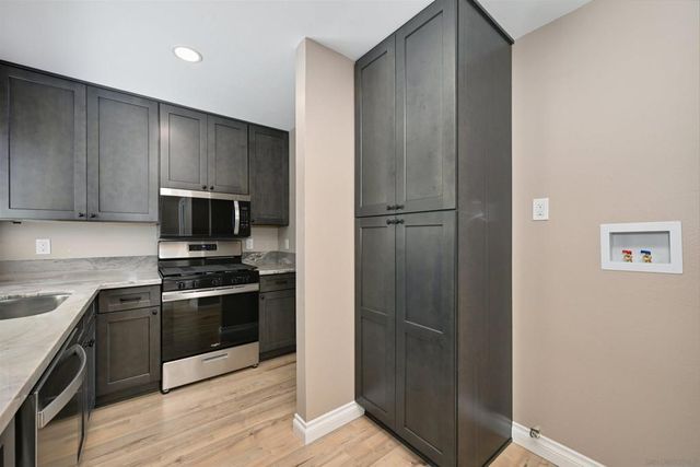 4758 Westridge Dr, Oceanside, CA 92056