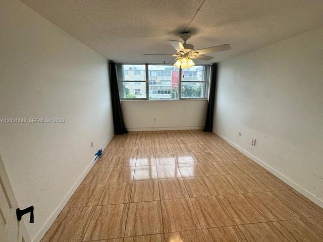 1470 NE 125th Ter 412, North Miami, FL 33161