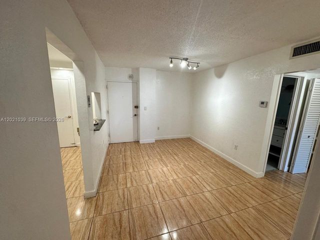 1470 NE 125th Ter 412, North Miami, FL 33161
