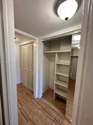 1470 NE 125th Ter 412, North Miami, FL 33161