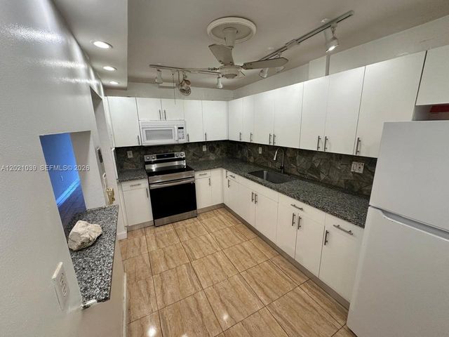 1470 NE 125th Ter 412, North Miami, FL 33161