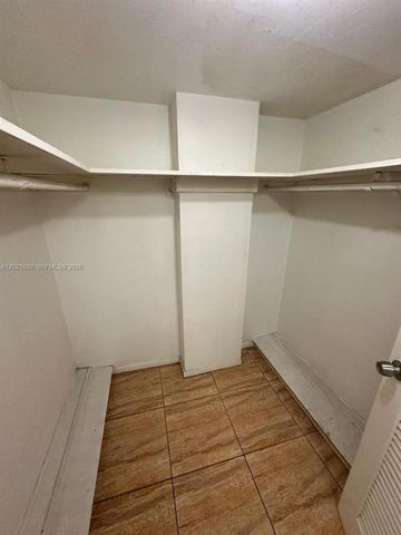 1470 NE 125th Ter 412, North Miami, FL 33161