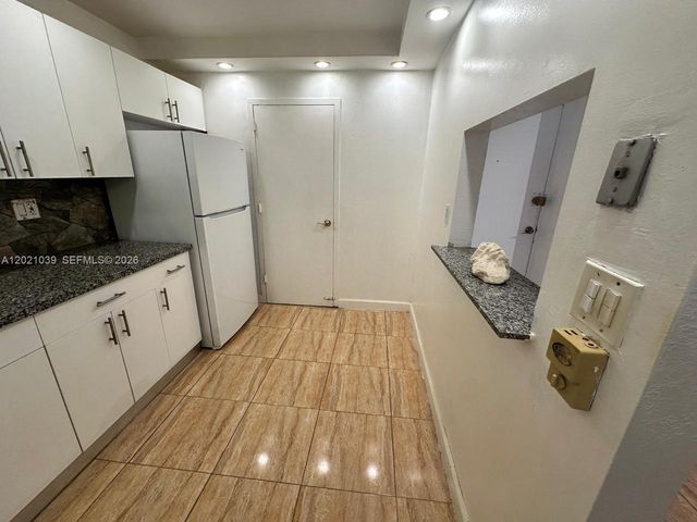 1470 NE 125th Ter 412, North Miami, FL 33161