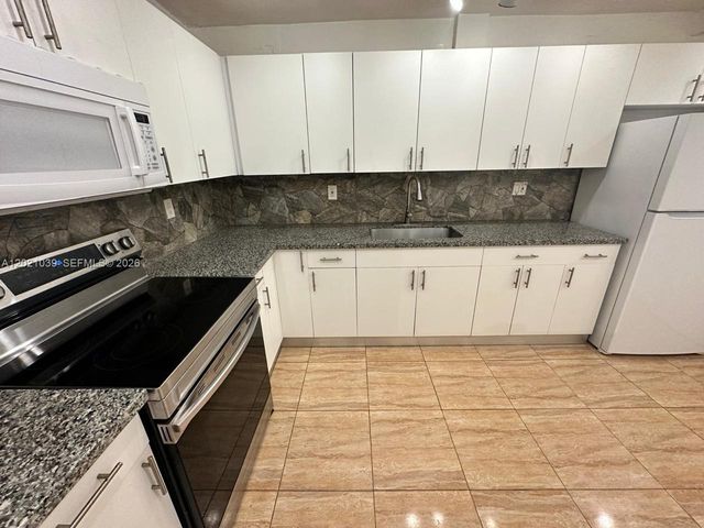 1470 NE 125th Ter 412, North Miami, FL 33161