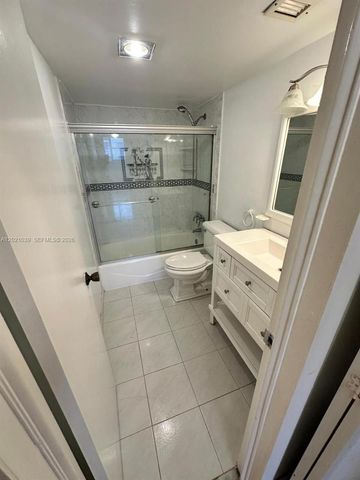1470 NE 125th Ter 412, North Miami, FL 33161