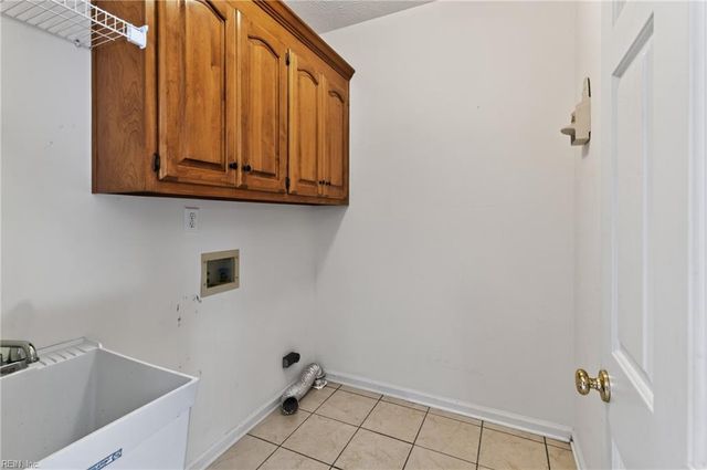 102 Melvins End ST, Yorktown, VA 23693