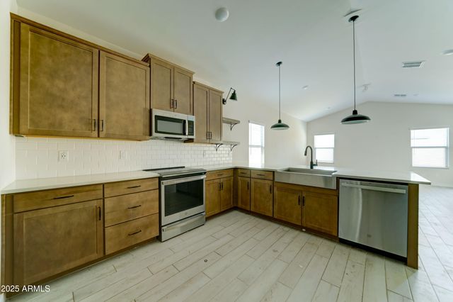 7926 W FRIER Drive, Glendale, AZ 85303