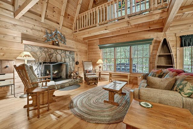 1048 Laurel Trail, Ellijay, GA 30536