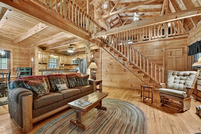 1048 Laurel Trail, Ellijay, GA 30536